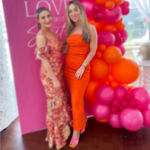 Orange dress - Picture 3 of 4